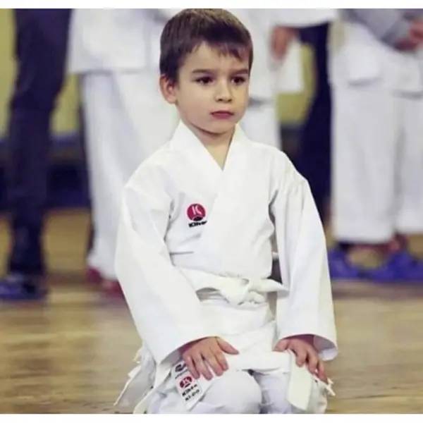 KIHON KIDO begynder Kumite Karate gi - 5 oz. - WKF-approved
