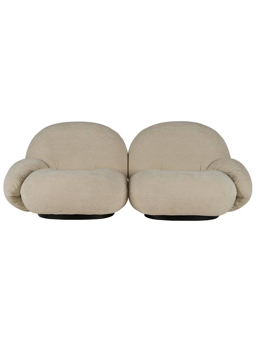 Pacha Sofa 2-seater w. Armrest fra GUBI Prisgruppe 6 / Pearl Gold - Jacobsen Plus