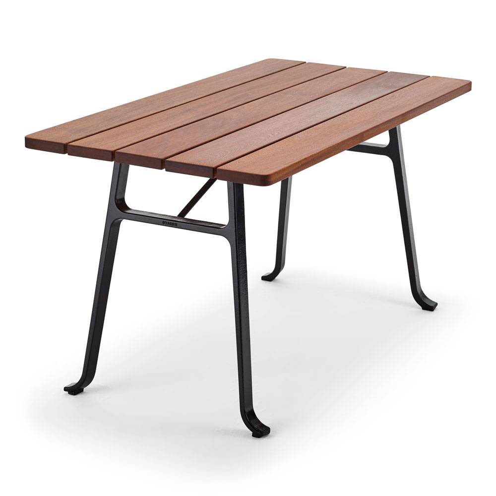 Byarums Bruk - Bord Seriff - Oljad Mahogny/Svartlackerad Aluminium - Matbord utomhus - Mårten Cyrén - Svart