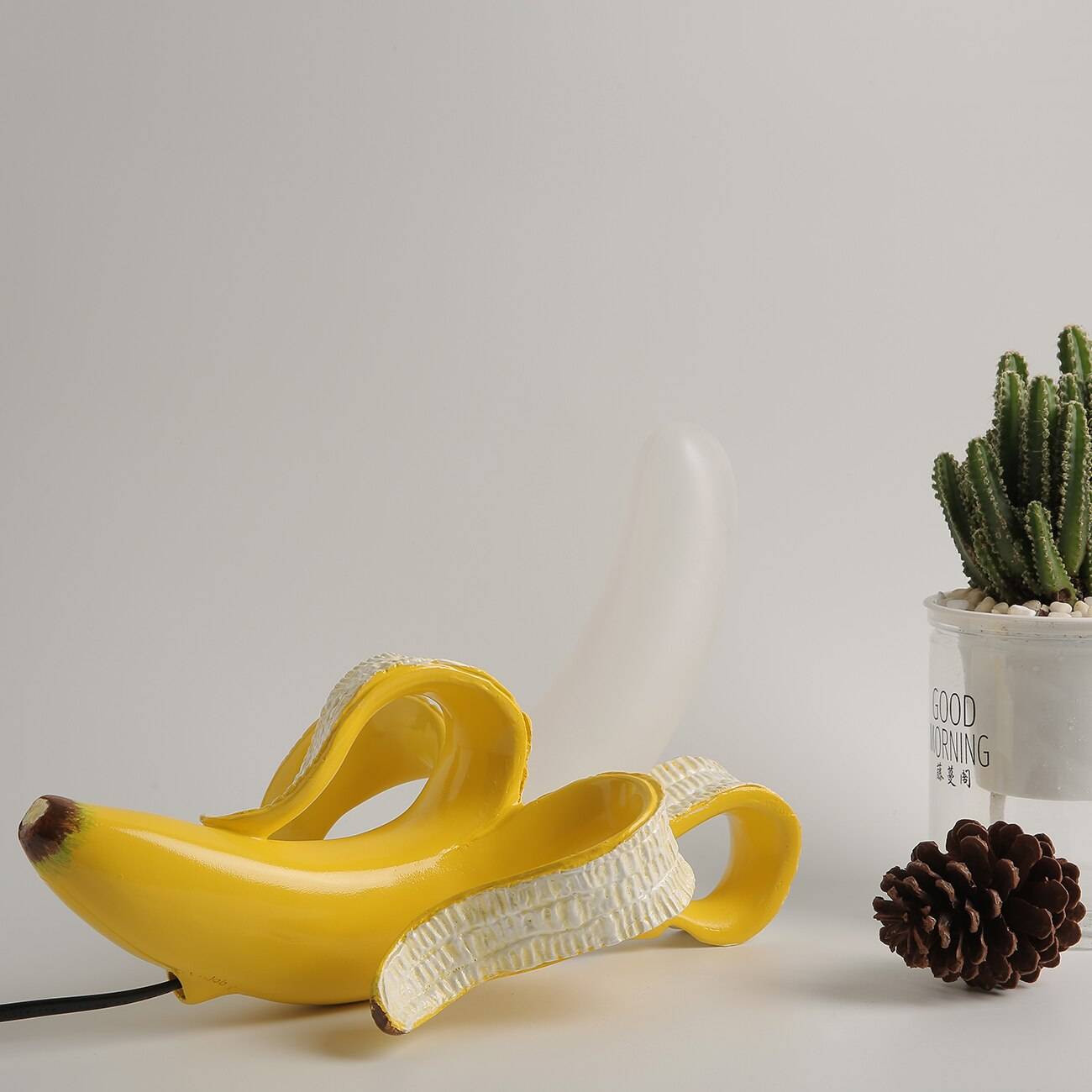 Banana Lights Bordslampa - Elegant Art Deco Bordslampa - Sittande / Gul