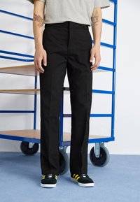 874 WORK PANT - Tygbyxor - black