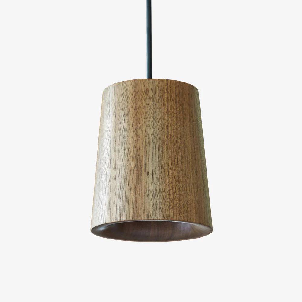 SOLID Pendant kegle Terence Woodgate - 1 pendel inkl. roset / Natur egetræ