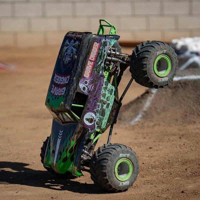 LOSI 1/8 LMT 2.0 Grave Digger 4X4 Solid Axle Brushless Monster Truck RTR, Green