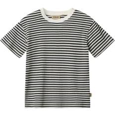 Wheat Kortærmet Tshirt Fabian Str 110 / 5 år - Navy Rib Stripe Kortærmede T-shirts Bomuld hos Magasin