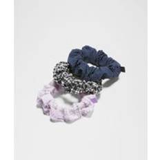 lululemon – Uplifting Scrunchies 3er-Pack in Lavender Frost/Black/Club Blue - One Size