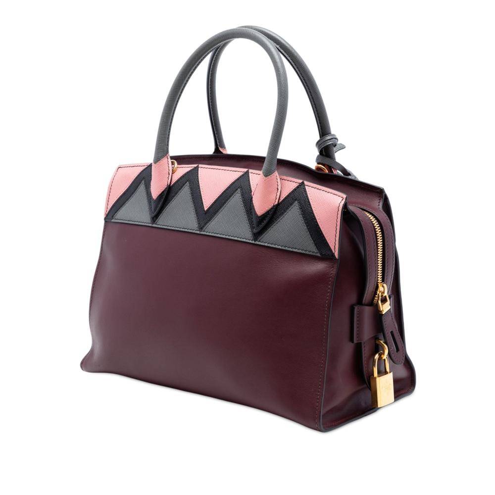 Prada Vintage Prada Esplanade L 21cm x W 30cm x D 15cm - Håndtasker hos Magasin.