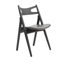 Carl Hansen - CH29P Sawbuck Chair, Lackerad Bok, Black, Lädergrupp B Thor - 377 - Matstolar - Hans J. Wegner - Svart - Läder/Trä
