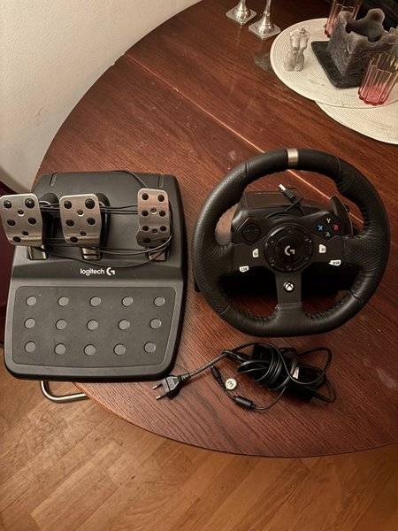Logitech ratt och pedaler för Xbox