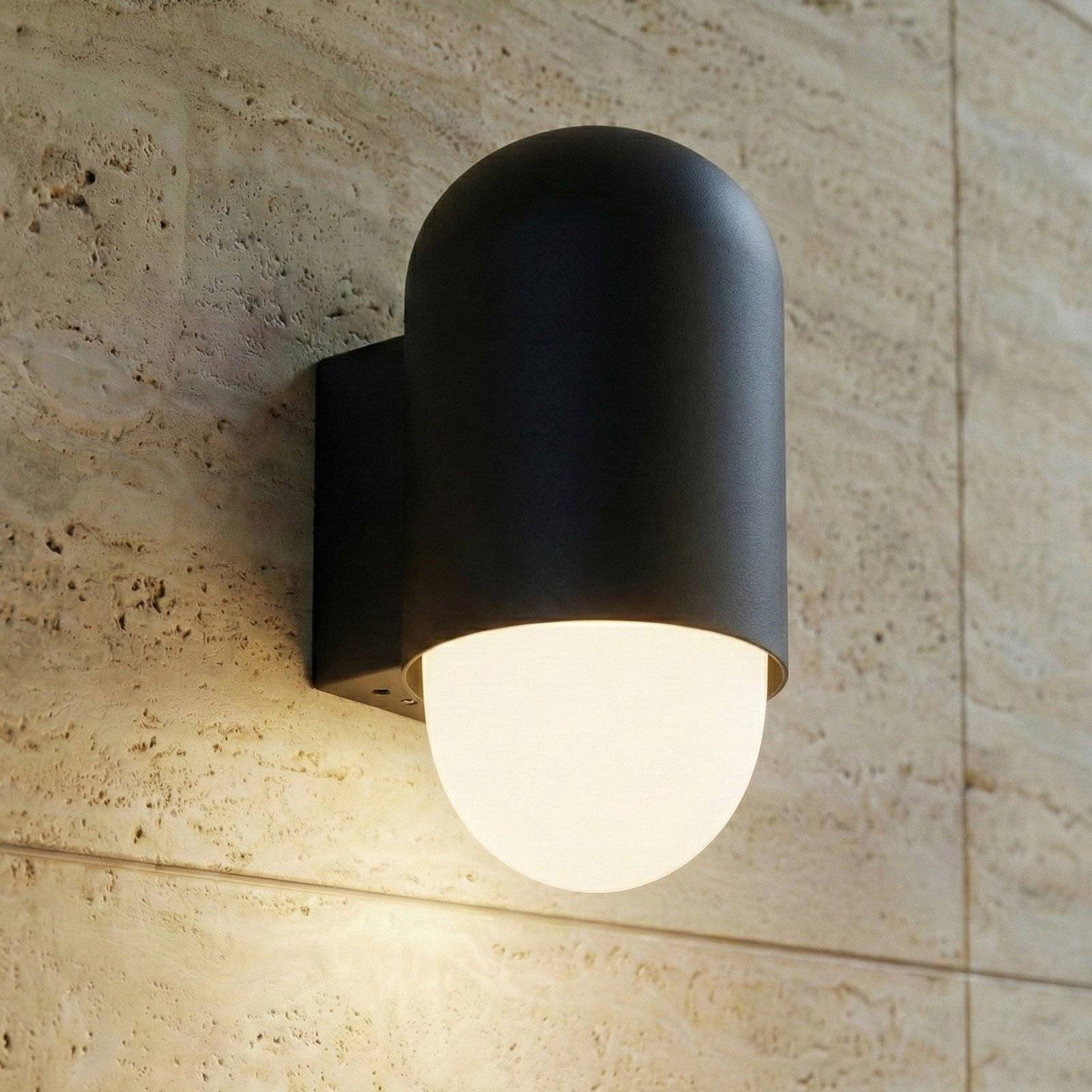 Pilva utomhusvägglampa, IP44, E27, metall, svart – Lindby