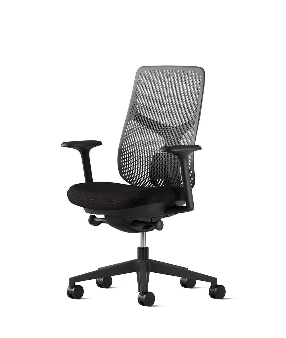 Verus TriFlex-bureaustoel Zwart standaard in Remix 3/Dark Carbon/0783 by Herman Miller