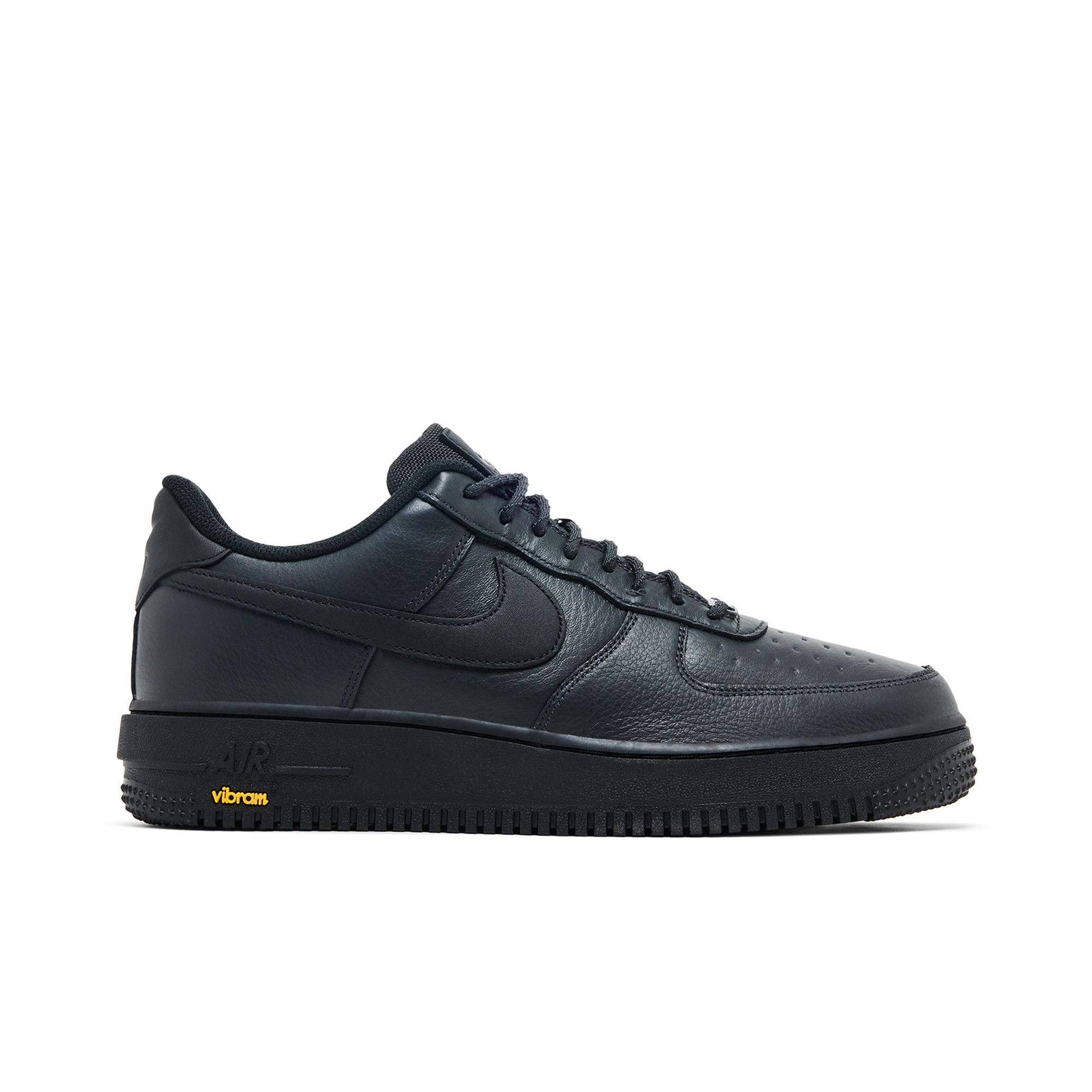 Nike Air Force 1 Low GORE-TEX Vibram 'Black Speed Yellow' (Unisex) Off Noir / Svart / Speed Yellow Skateboard-skor HV5953 001 cm gray
