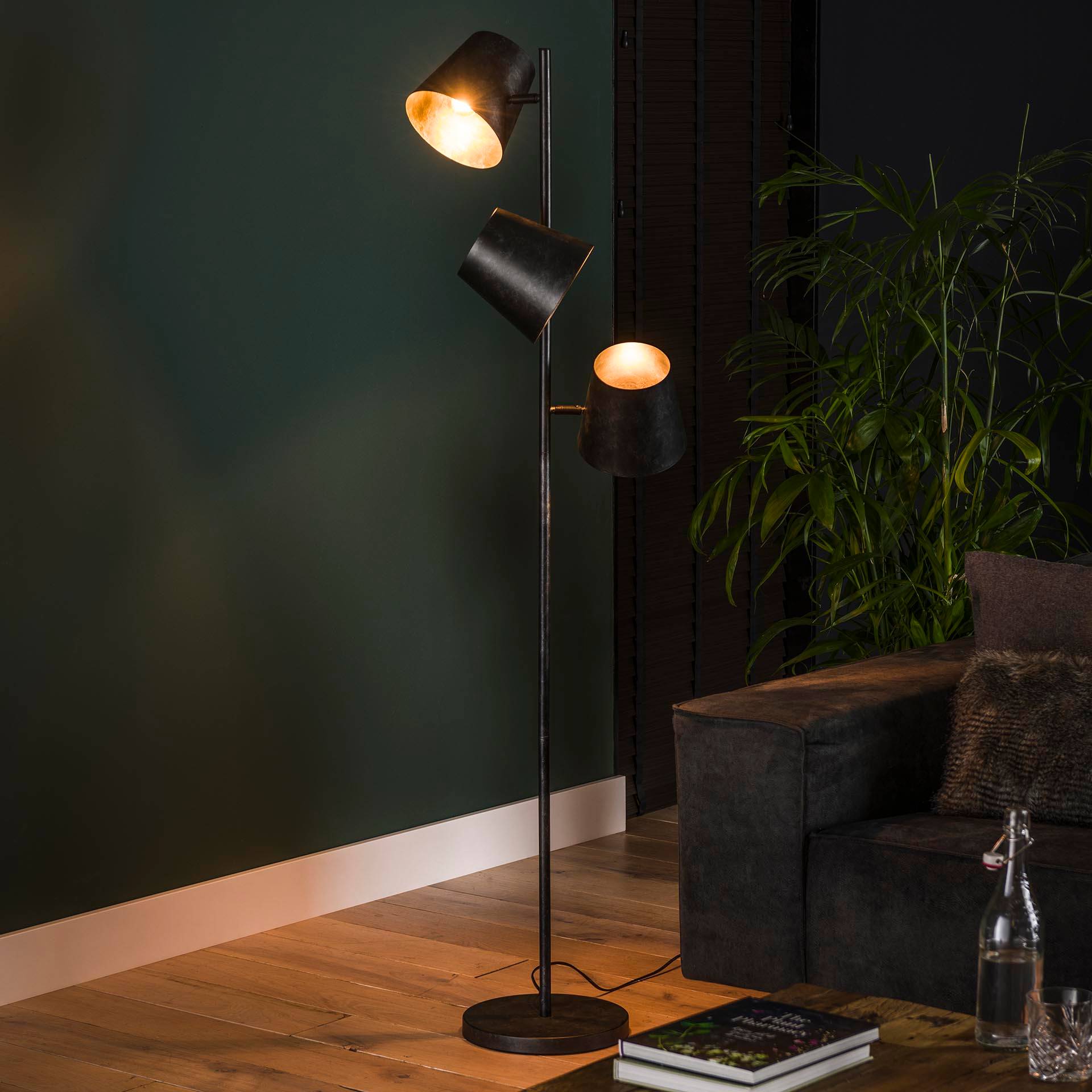 Freedom - Gulvlampe med 3 justerbare skærme i sort metal Levering uden pære