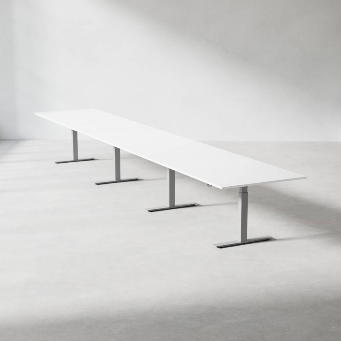Hæve sænke konferencebord Modul, Størrelse 560 cm, Farve Hvid, Ben Sølv.