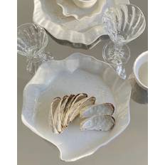 Musling middagstallerken/fad af Christina Iversen Studio i creme, keramik