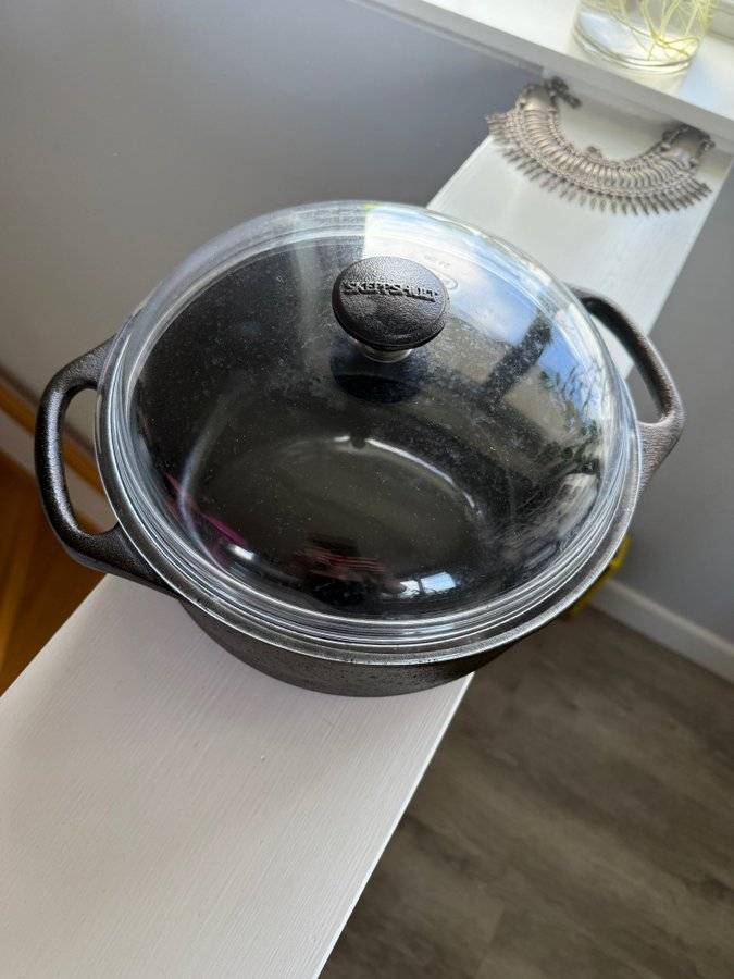 Skeppshult Gryta i gjutjärn med glaslock