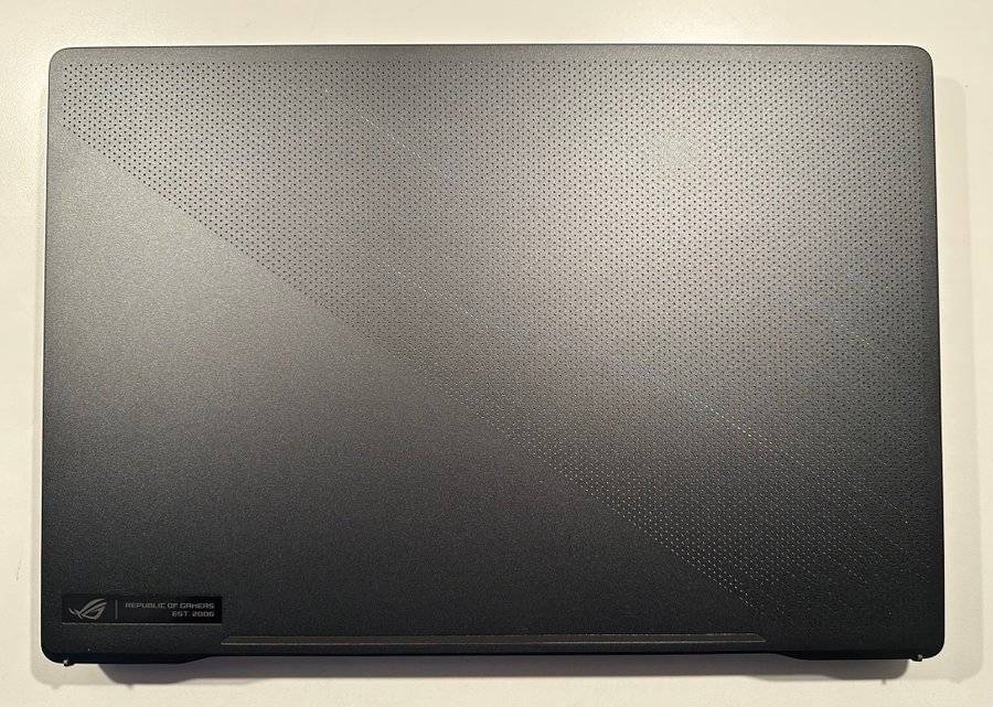 ASUS ROG Zephyrus G15 GA503QS *DEFEKT*