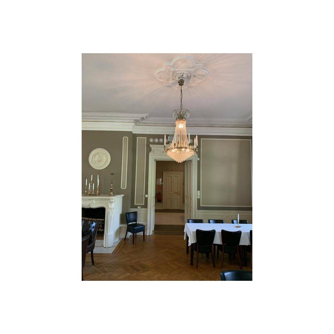 Norrsken Design Kristallkrona Empire Classic 8-Arm Stor Borstad Mässing 66cm