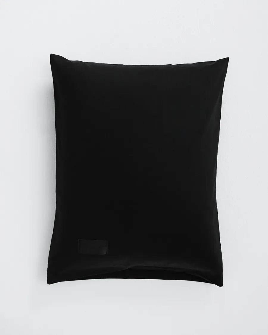 Pure Sateen Pillow Cover 50x70 cm fra Magniberg Black - Jacobsen Plus