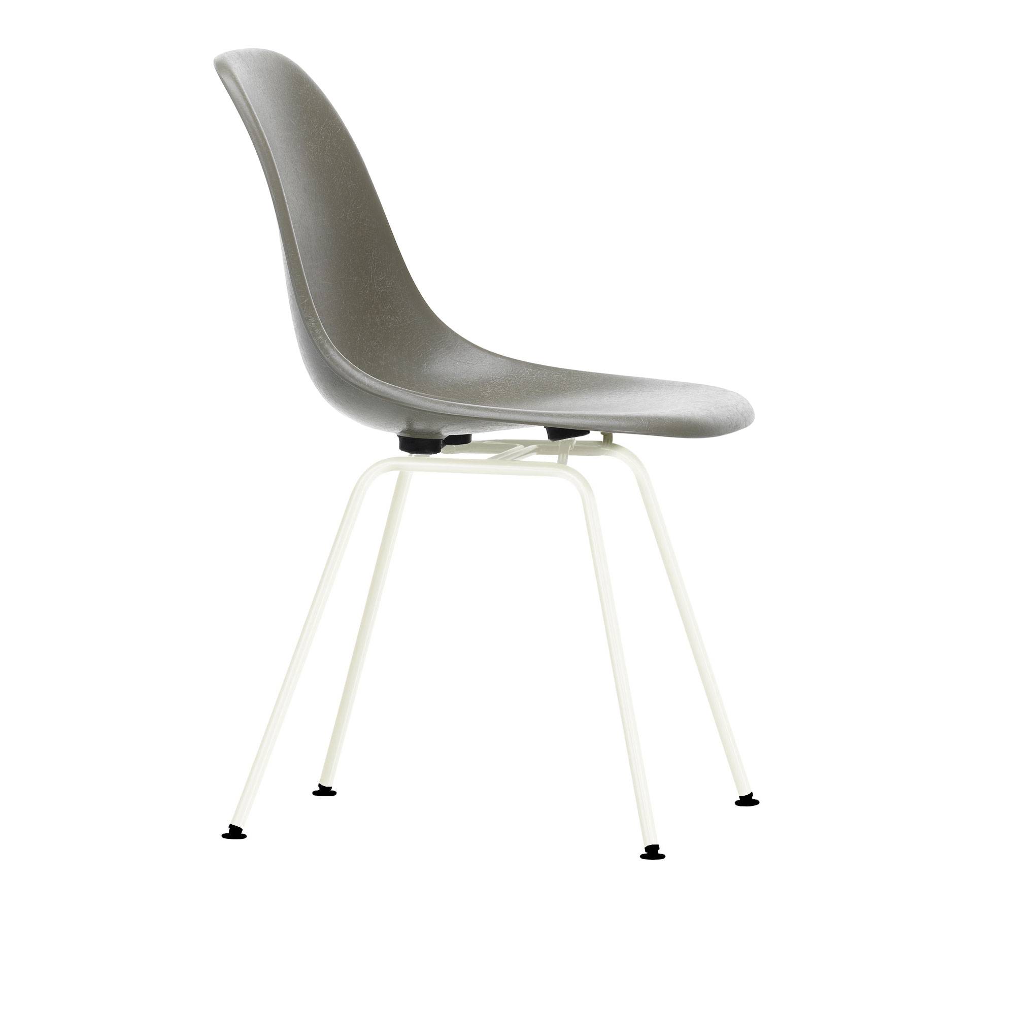 Vitra - Eames Fiberglass Chair DSX - 06 Raw Umber - White - Matstolar - Charles & Ray Eames