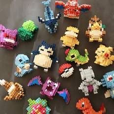 INGEN LÅDA Pokémon med boll Partikel Byggklossar Mewtwo Eevee Squirtle Monteringsmodell Anime Karaktär Modell Dockor Leksaker Barn Gåvor Set Skrivbord - Multifärgad (Multi-size)
