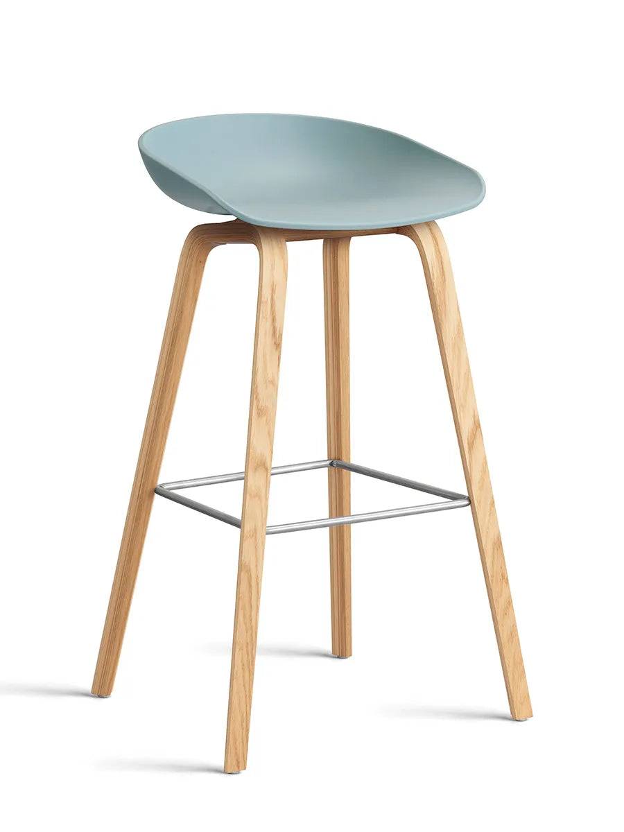 About a Stool AAS32 fra Hay Høj - B 50 x D 46 x H 74-85 cm / Dusty blue / Lakeret eg - Jacobsen Plus