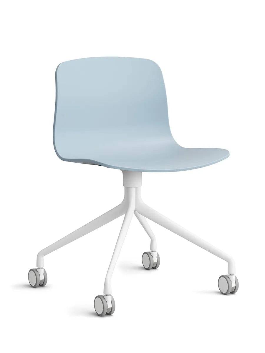About a Chair AAC14 fra Hay Slate Blue / Hvid pulverlakeret aluminium - Jacobsen Plus