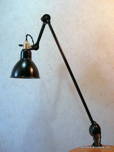 Lampe Gras 201 round arkitektlampe - Sort/hvid m. kobber inderskærm