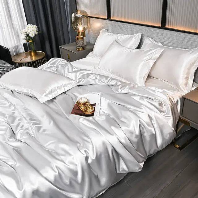 SatinLuxe Sängöverkast - Lyxigt Satäng Sängkläder för Ditt Sovrum - Vit / 220X240CM