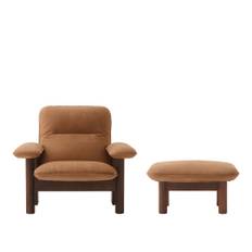 Audo Copenhagen - Brasilia Lounge Chair & Ottoman - Walnut/Dunes Camel - Sittpuffar - Anderssen & Voll - Brun,Beige