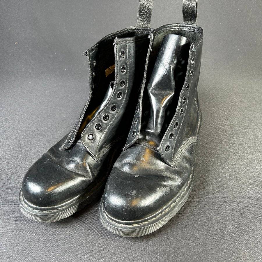 Dr Martens storlek 45 i skinn