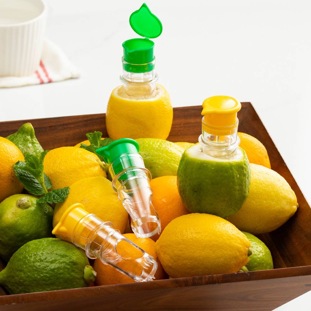 Portable Lemon Squeezer Plastic Resuable Lightweight Juices Reamer Washable Manual Juices Reamer Built in Filter for Home Travel