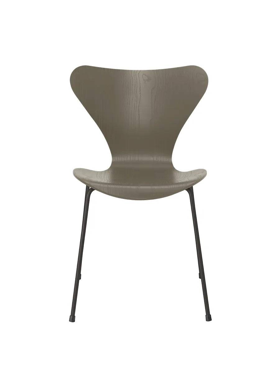 3107 Serie 7 stol i farvet ask af Arne Jacobsen Olive Green / Warm Graphite - Jacobsen Plus