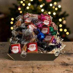 Gavekurv: Lille julekurv med Cocoture og Amatller julemands-chokolade