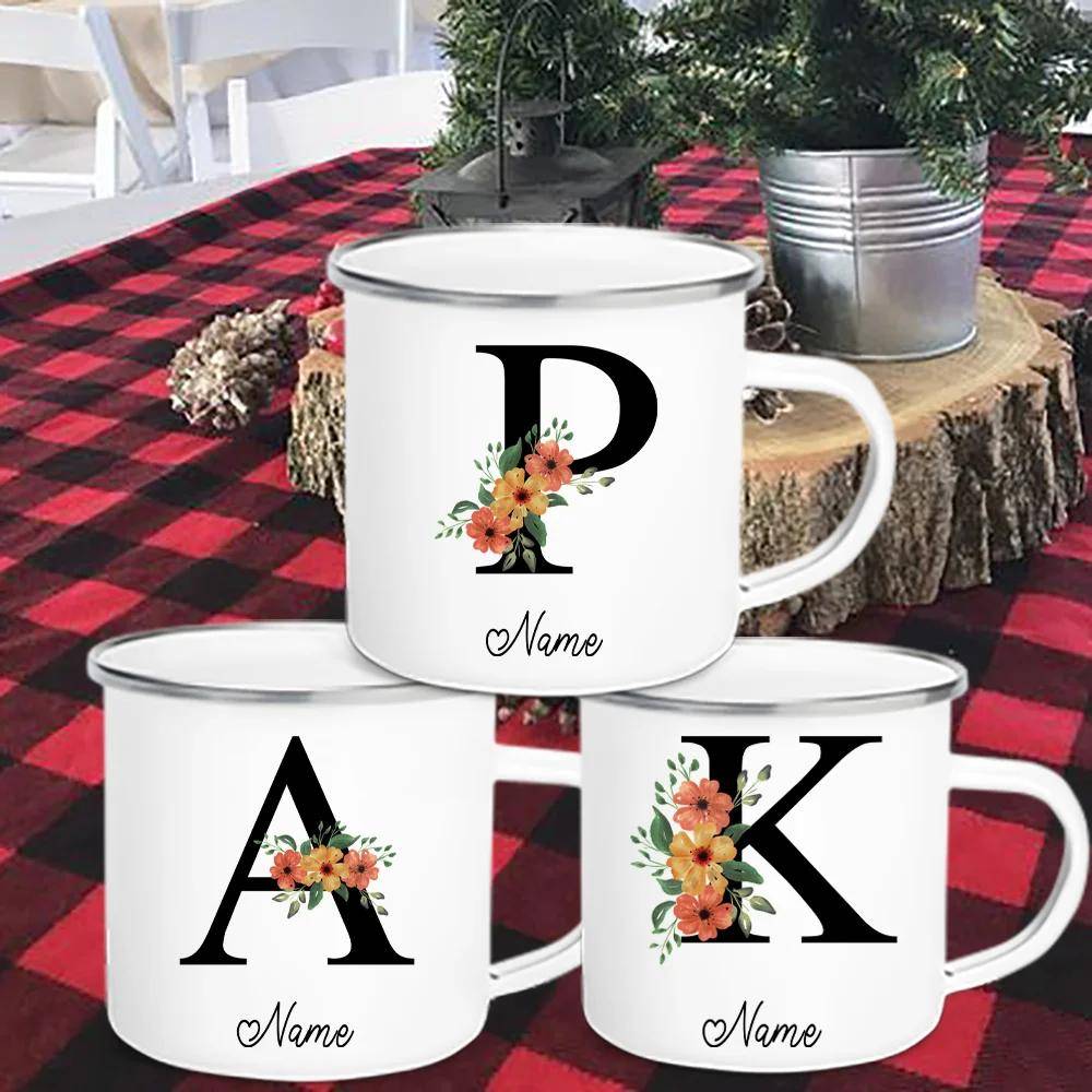 Personlig Namn Emaljmugg Anpassad Blomma Bokstav Alfabet Mugg Campinghandtag Kaffe Te Mjölkmuggar Festliga Födelsedagspresenter