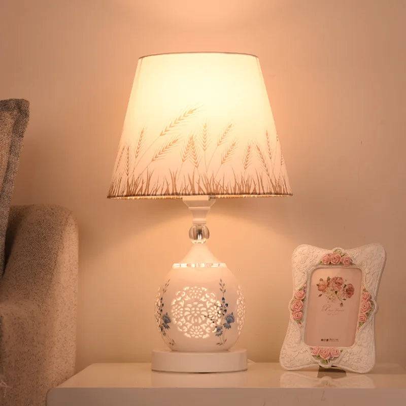 CrystalGlow - Elegant Bordslampa i Kristallglas - D