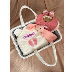 Personligt rosa presentset för babyflicka - Lyxiga 5-delars nyföddvårdsprodukter | Ekologisk haklapp + linda och säkerhetsfilt + förvaringsorganisatör - Multifärgad