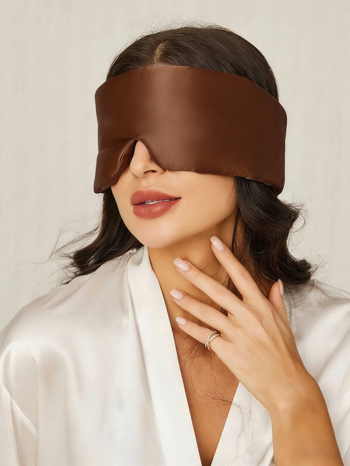 Siden sovmask i ett stycke med kardborreband - Kaffe / One Size