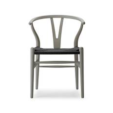 Y-stol CH24 Soft Clay med sort flet af Hans J. Wegner