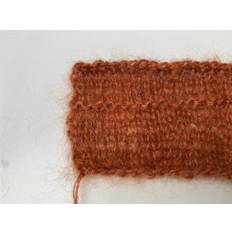 NORDISK FJER - florlet, rar og rummelig, strikkekit i mørk terracotta