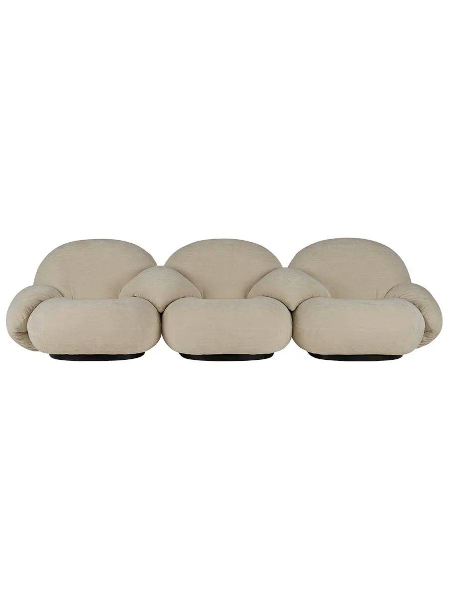 Pacha sofa 3-seater w. armrests and middle fra GUBI Prisgruppe 1 / Soft Black Semi Matt - Jacobsen Plus