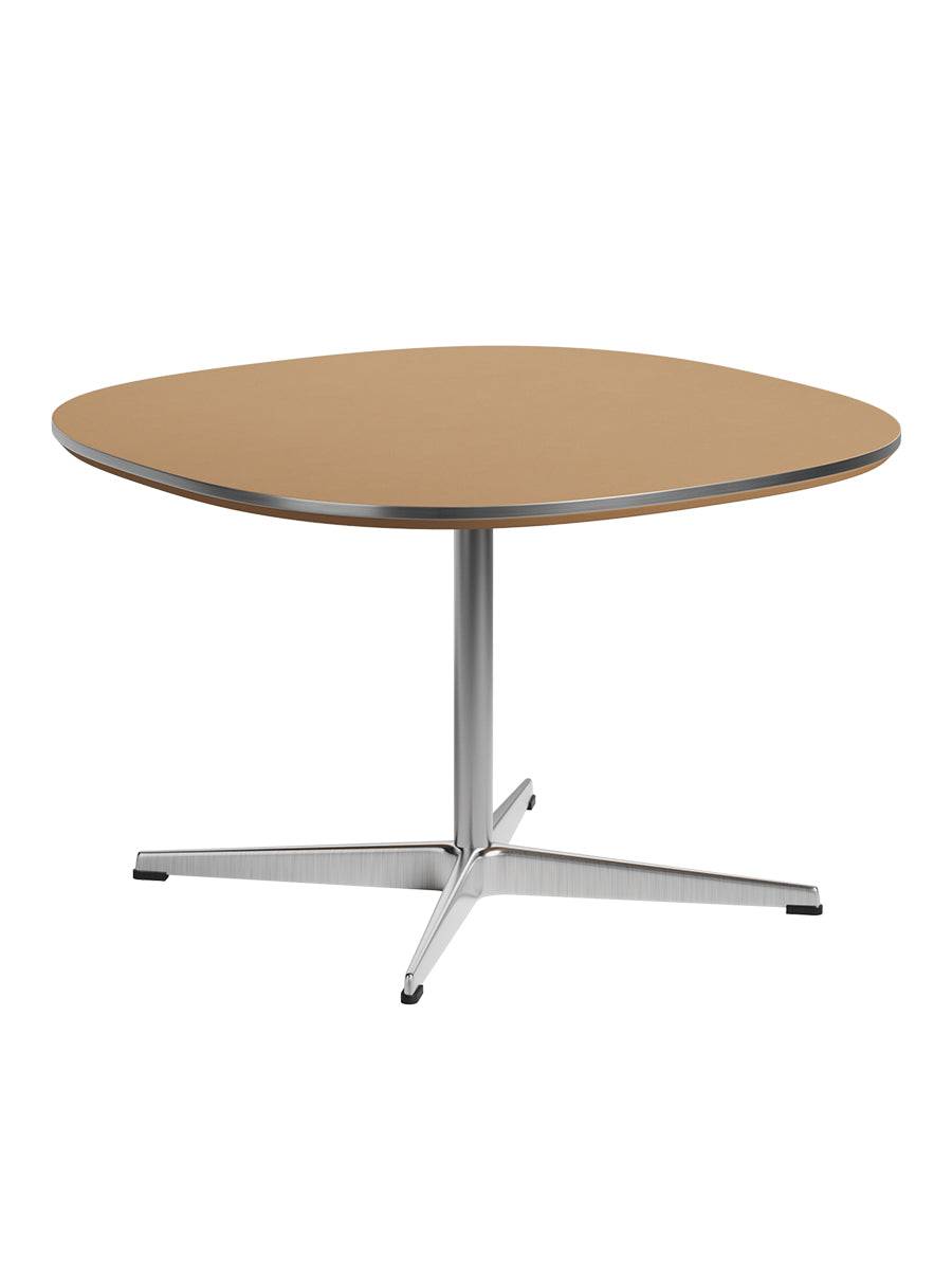 Piet Hein A202 Sofabord, 75 x 75 cm fra Fritz Hansen Light Amber laminat m. alukant - Krom stel - Jacobsen Plus