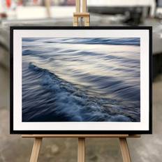 Inramad Tavla "Det unika med vågor XXV" - Fine Art Print i 50x70 cm