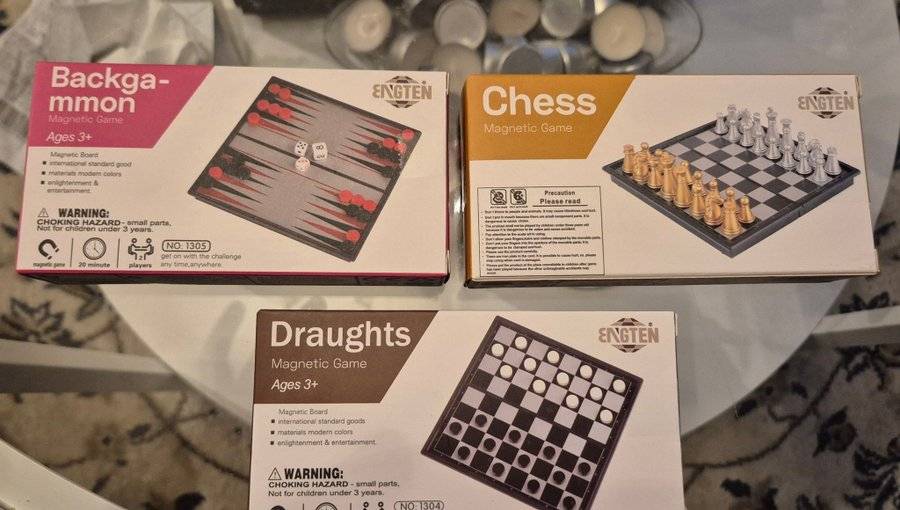3 Mini Magnetiskt Brädspel – Hopfällbart Resespel i Fickformat