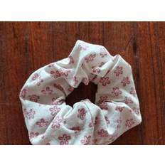 Schrunchie hvid m blomster