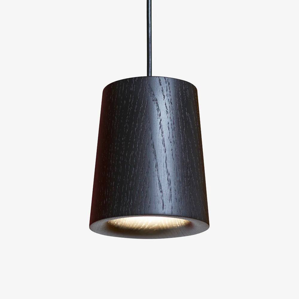 SOLID Pendant kegle Terence Woodgate - 1 pendel inkl. roset / Sort bejset egetræ