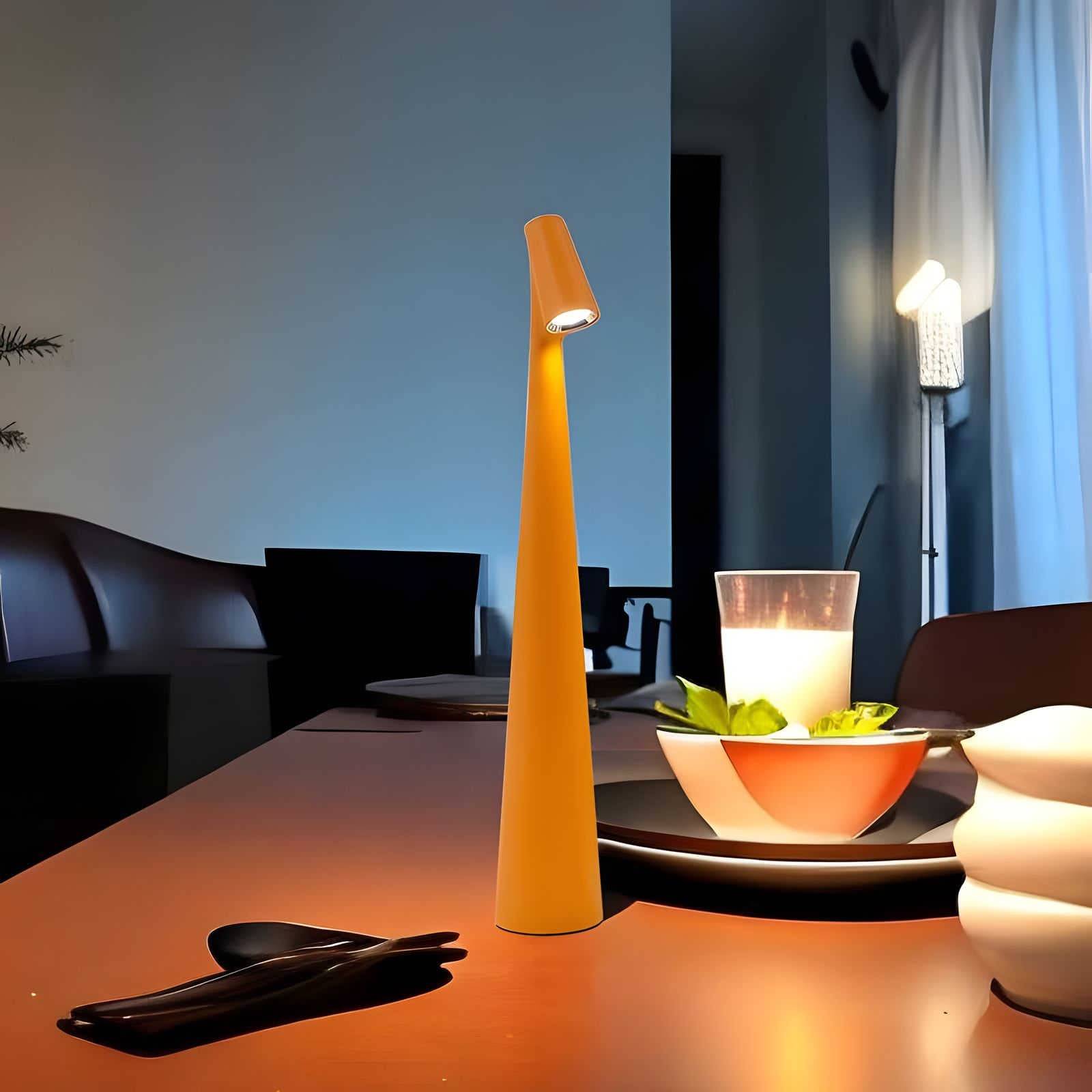 LunaSlim – Elegant Trådlös Bordslampa med Justerbar Belysning - Orange / 44 cm