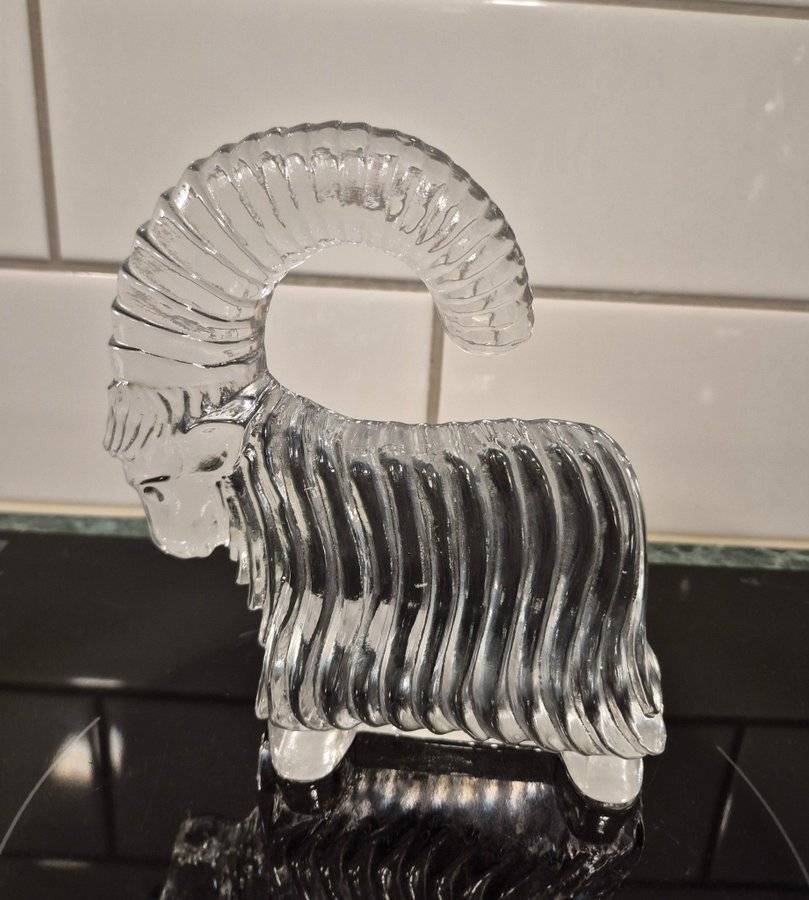 Kosta Boda Julbock i glas, design Bertil Vallien
