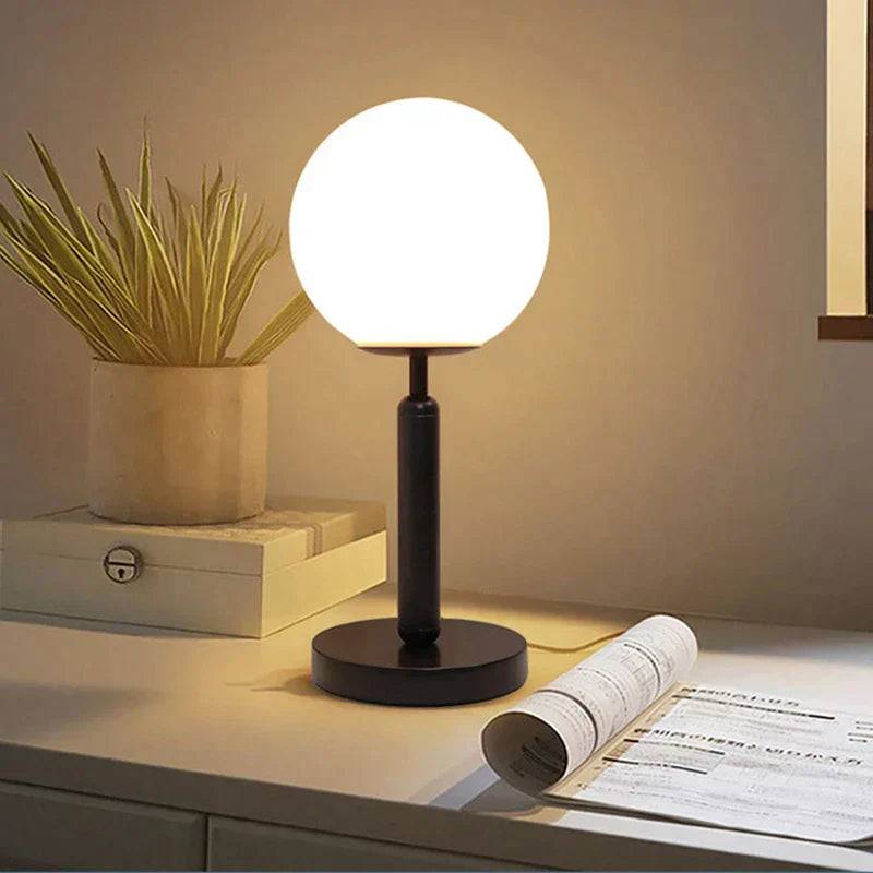 GlowSphere - Stijlvolle Messing & Glas LED Tafellamp - Svart / Varm Vitt 33 x 12 cm