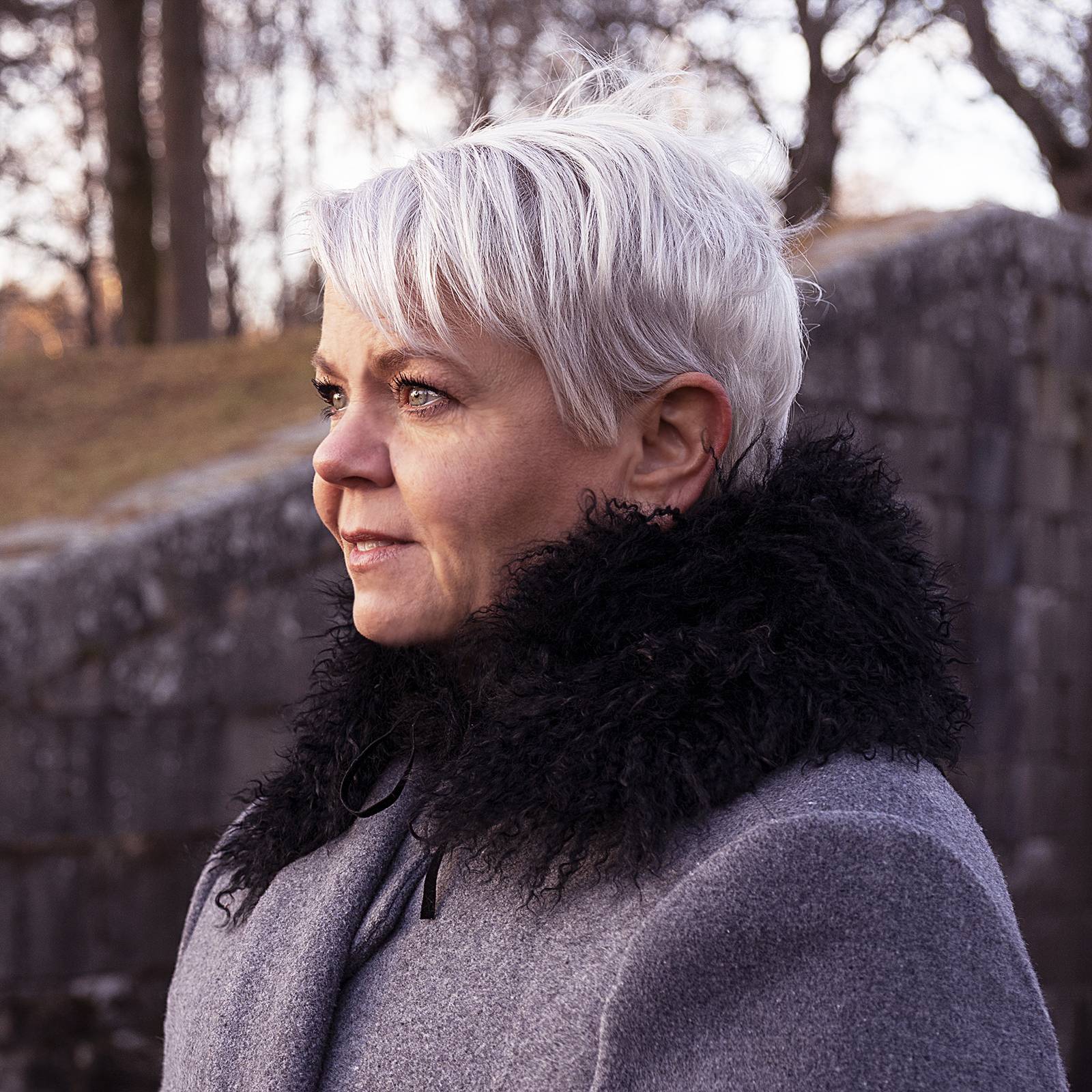 Svart pälskrage