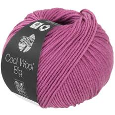 Lana Grossa Cool Wool Big 1031 Pink Indhold:100% ren ny, ekstrafin merinould Vægt/Længde: 50 g = ca. 120 meter Anbefalede pinde: 3.50-4.00 mm Strikkefasthed: 10 x 10 cm = 19 m x 26 p Vask:Finvask 30º/ Tørres fladt.
